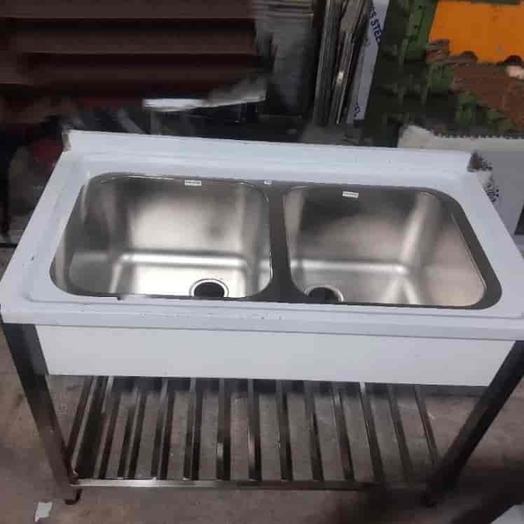 سینک پرسی یا سینک ظرفشویی صنعتی